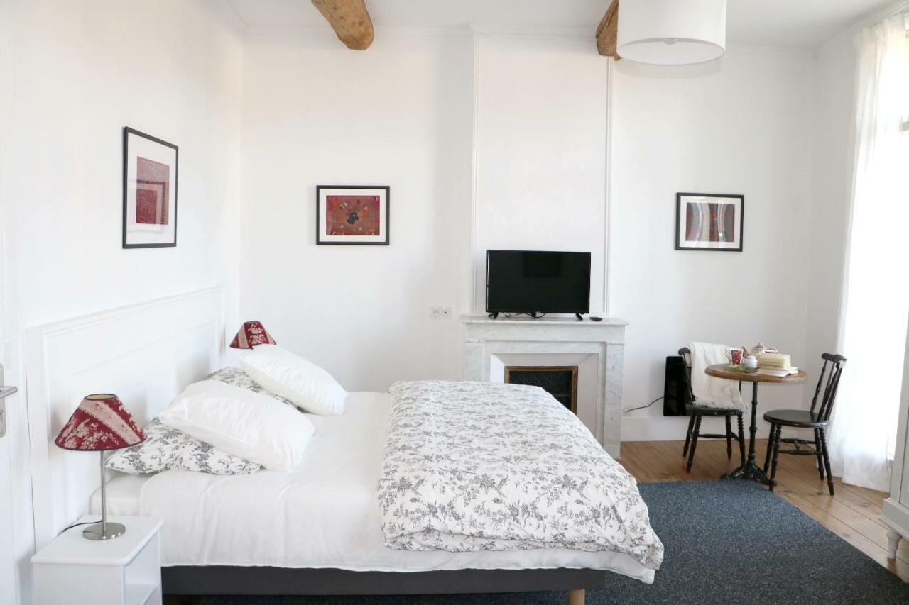 Aumes Sweet Home Chambre D'Hotes Екстер'єр фото